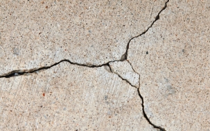 Xử lý vết nứt tường nhà xưởng TPHCM | Dịch vụ uy tín Phú Khanh