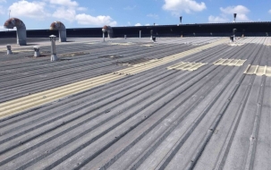 Thi công chống dột mái tôn nhà xưởng công ty CP Mondelez Kinh Đô Việt Nam (KCN VSIP1, Bình Dương)