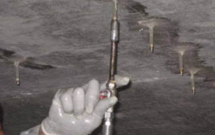 Tiêm epoxy xử lý nứt bê tông: Ưu điểm, nhược điểm và khi nào nên áp dụng