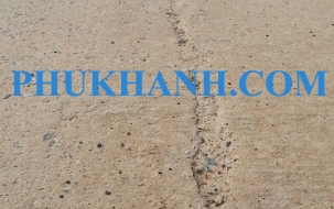 Xử lý vết nứt bê tông đường biên giới(9Km đường bê tông)