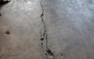 Bật mí cách nhận biết sàn nhà xưởng cần chống thấm