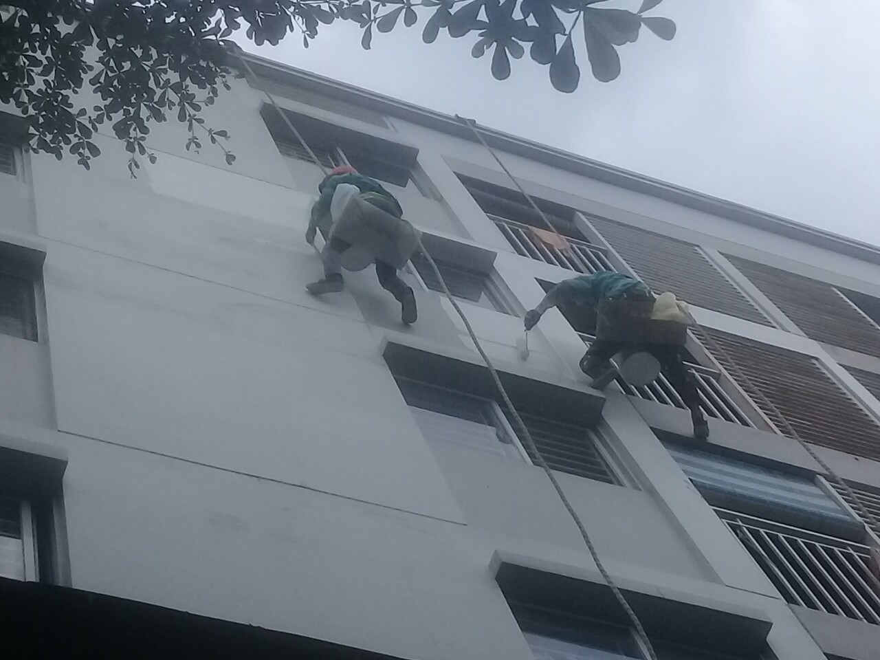 chống thấm vách tường ngoài trời