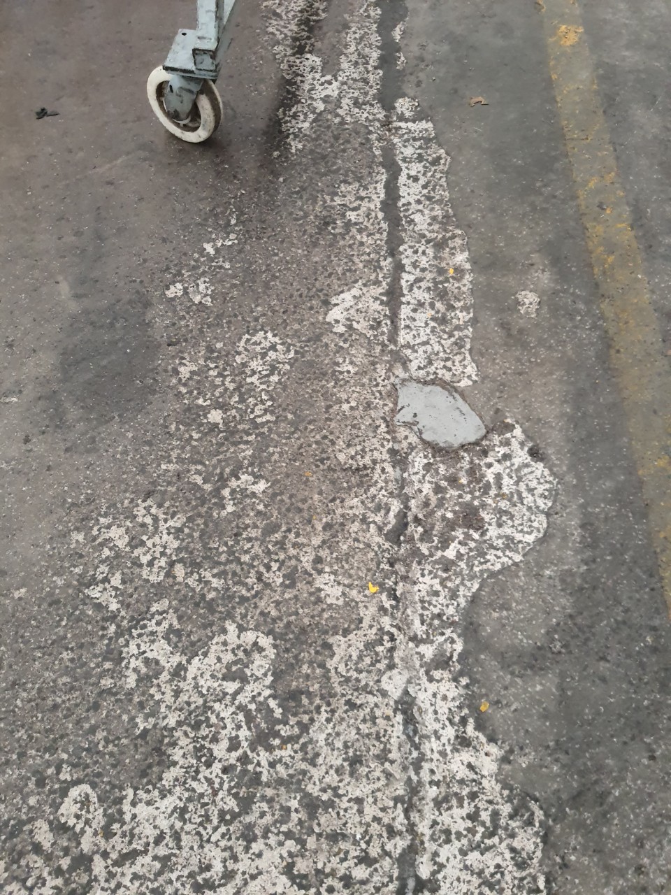 chống thấm sàn nhà xưởng TPHCM