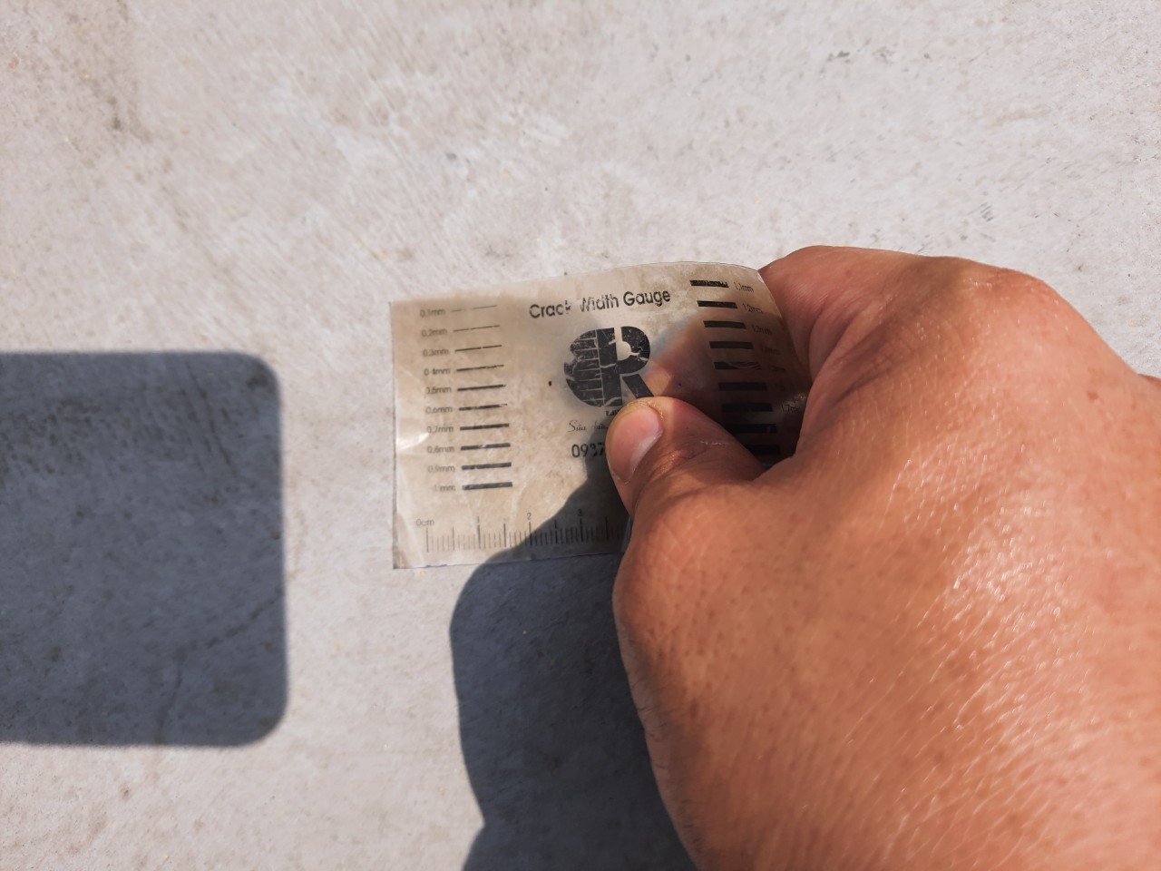 chống thấm sàn nhà xưởng giá rẻ