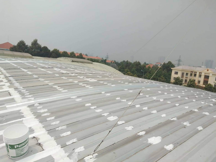 xử lý chống dột mái tôn
