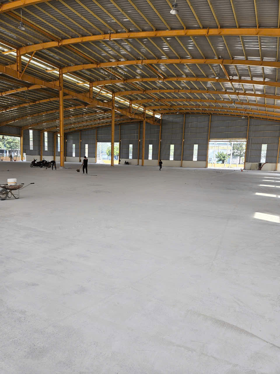 Xử lý nền nhà xưởng bong tróc